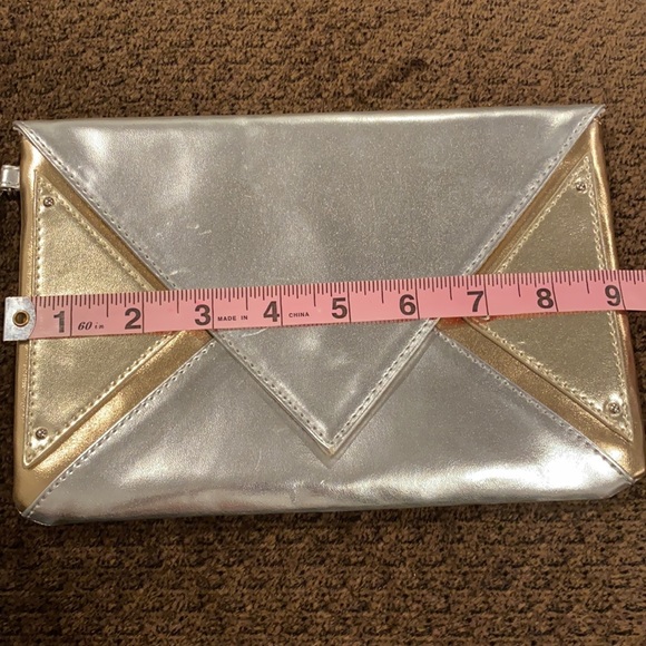 Express Wristlet - Picture 7 of 8